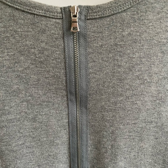 GAP Gray Peplum Jersey Top - Picture 6 of 8